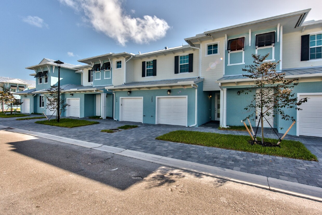 Foto principal - VILLA MAR BONITA SPRINGS BRAND NEW CONDO