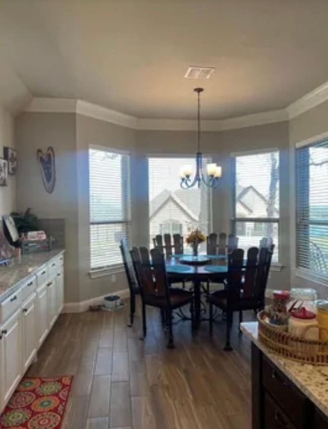 Building Photo - 7109 Lake Village Ct