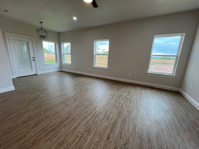 Building Photo - 142 Pedernales