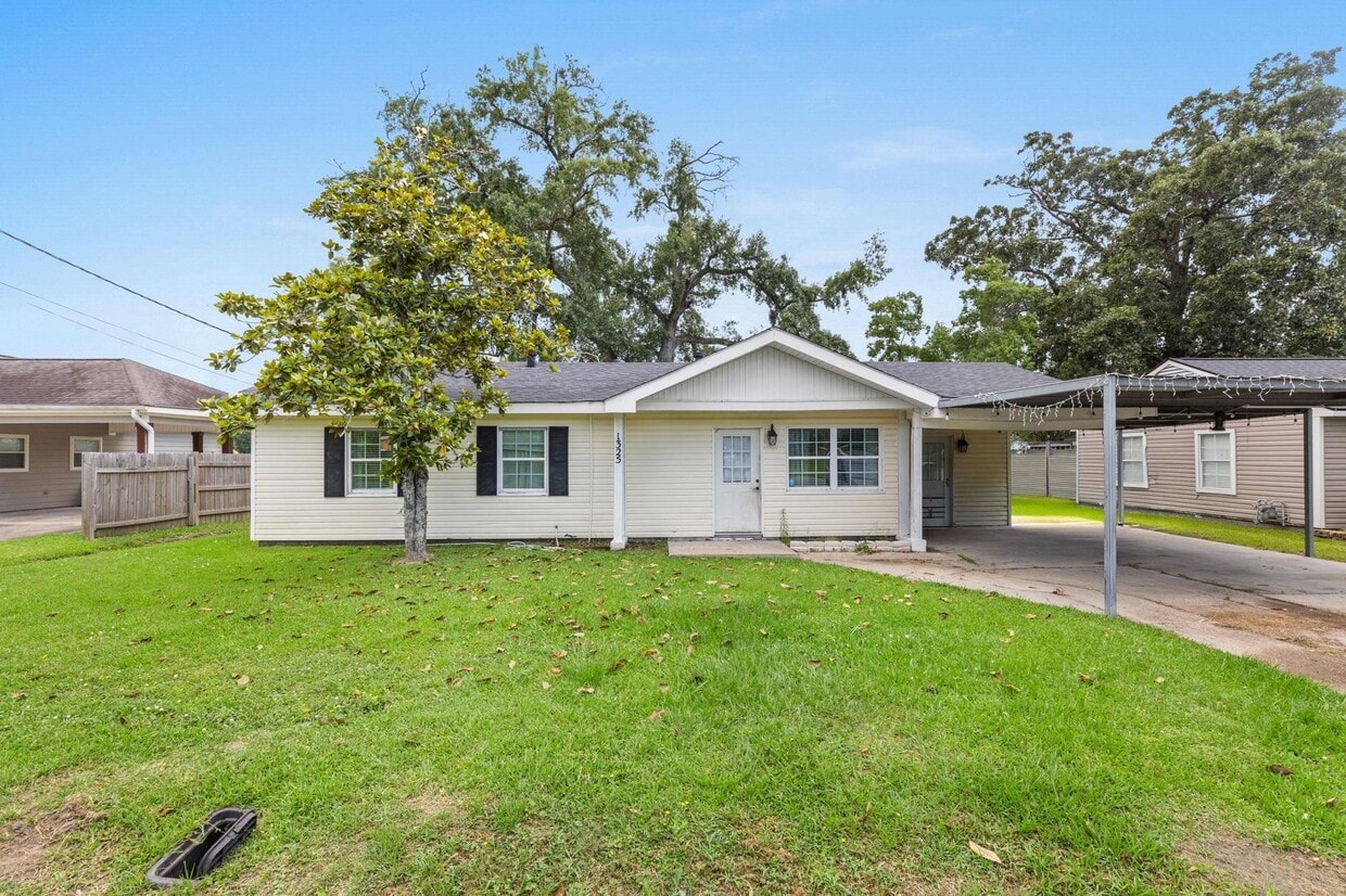 Foto principal - 1325 E Burton St