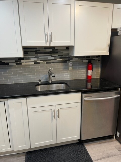 kitchen - 6241 Haverford Ave
