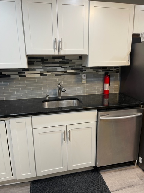 kitchen - 6241 Haverford Ave