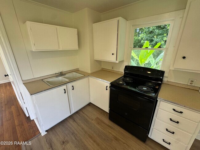 Building Photo - 206 Guilbeau Rd