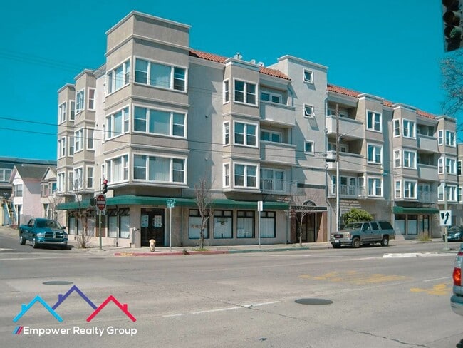 Spacious 3 Bedroom 2 Baths Corner Condo - Spacious 3 Bedroom 2 Baths Corner Condo