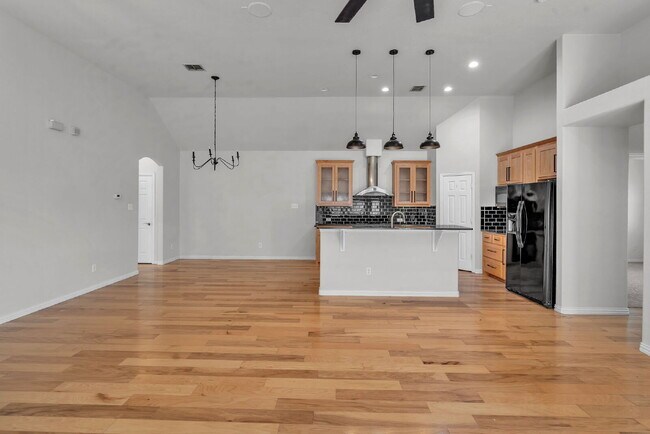 Building Photo - 9129 Cottonwood Village Dr