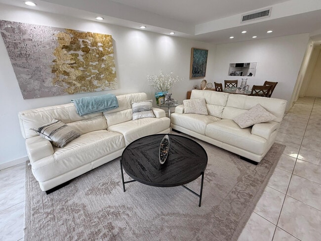 Building Photo - 5300 NE 24th Terrace