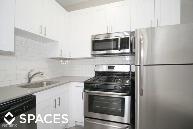 Foto del edificio - 3433 N Elaine Pl