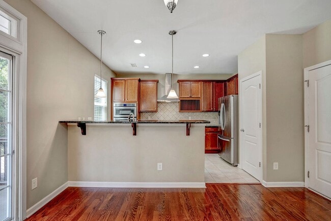 Building Photo - 128 Carter Grove Ct