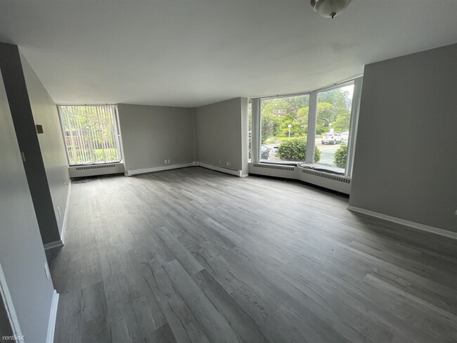 Building Photo - 2 br, 2 bath Condo - Shoreline East Condom...