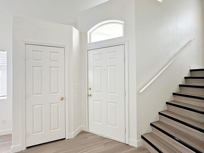 Building Photo - 4 BEDROOM WITH LOFT IN CUL DE SAC IN LONE ...