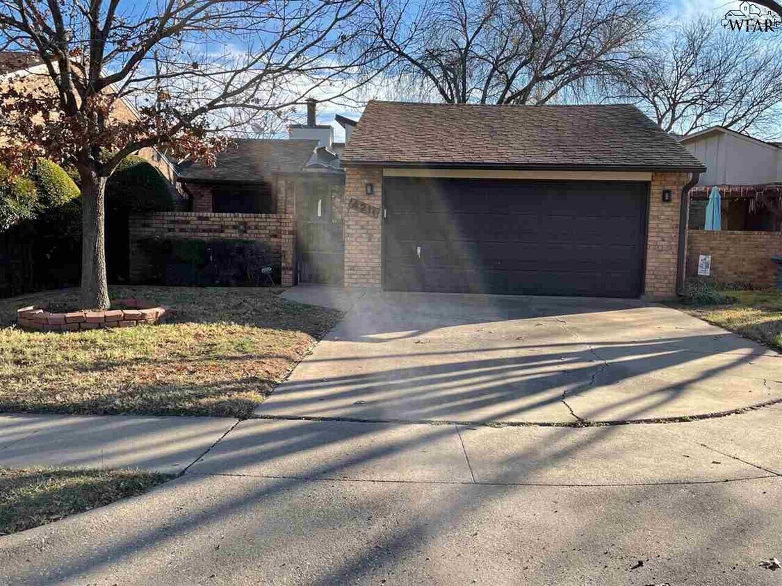 Primary Photo - 4211 Picasso Dr