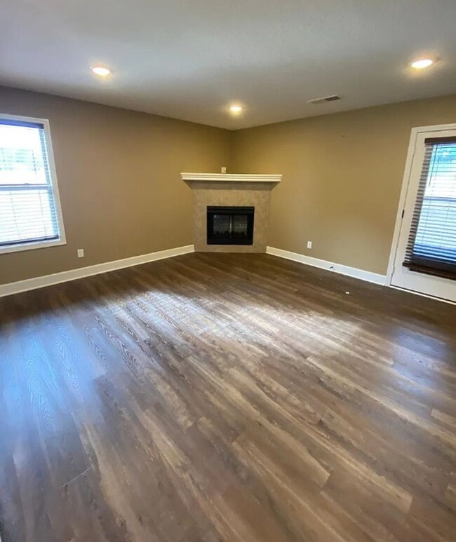 Building Photo - 3BR/2.5BA Home w/ Cul-De-Sac Lot in Platte City