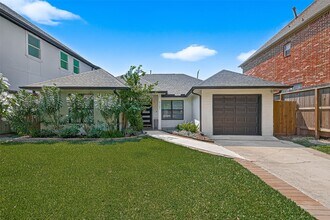 Building Photo - 5121 Locust St