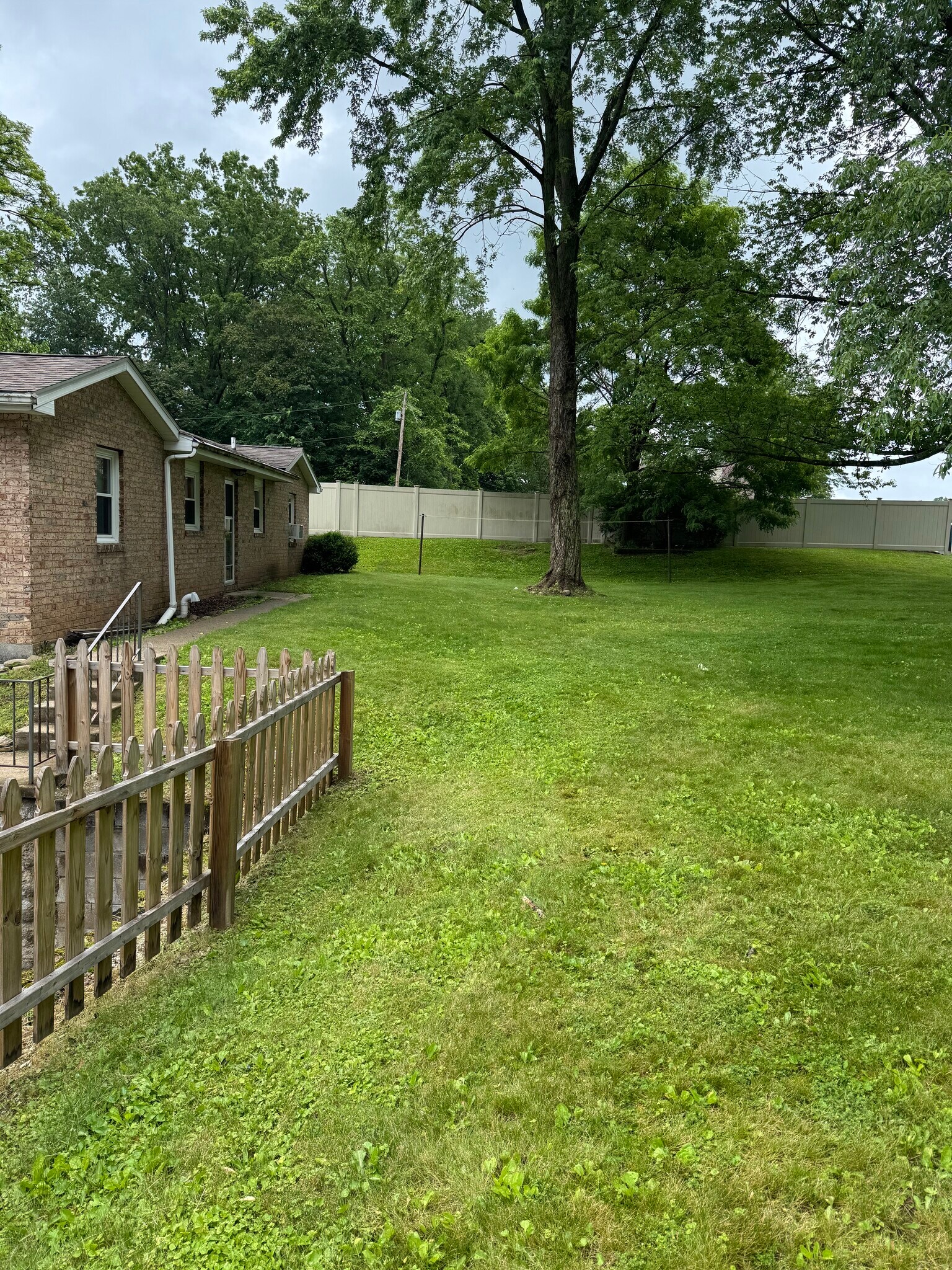 80 Mary Ann Ln Youngstown, OH 44511 – photo 3