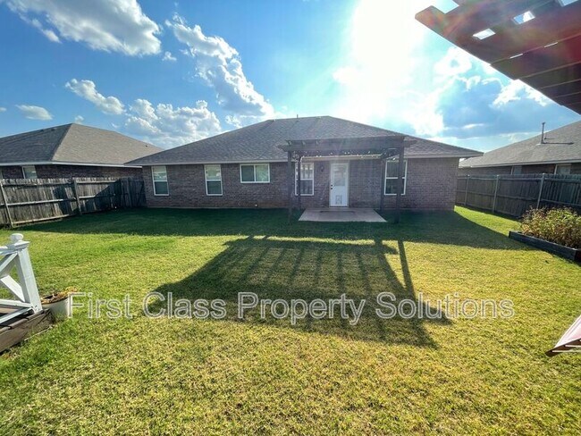Foto del edificio - 2265 Blue Jay Dr