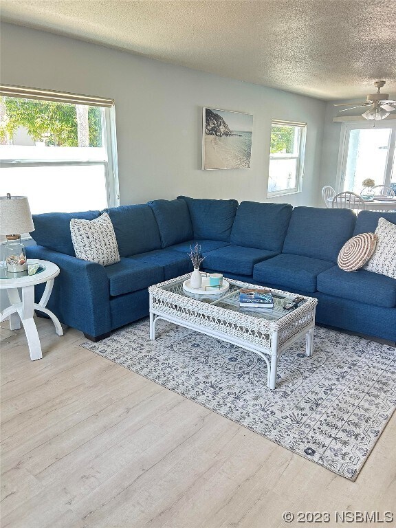 Foto del edificio - 910 Maple St