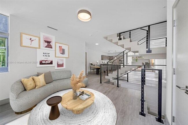 Foto del edificio - 2926 Bird Ave