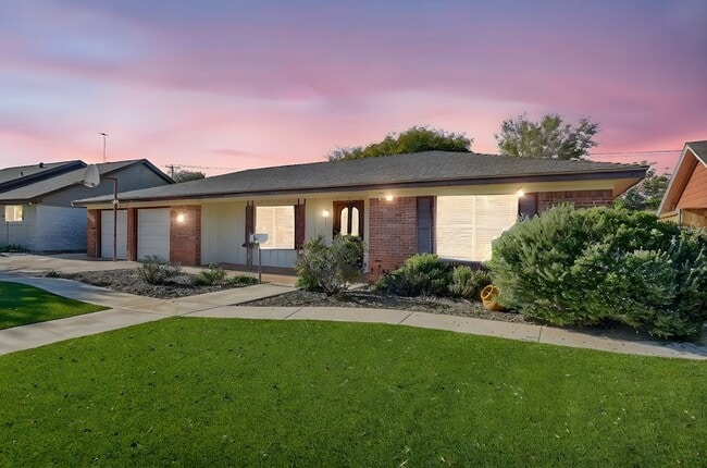 Foto del edificio - 3210 Cimmaron Ave