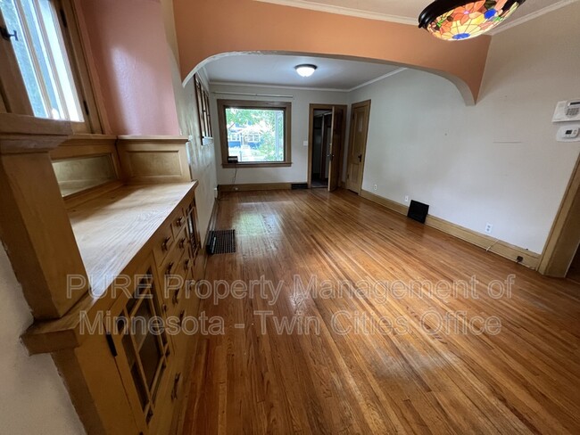 Foto del edificio - 4415 Snelling Ave
