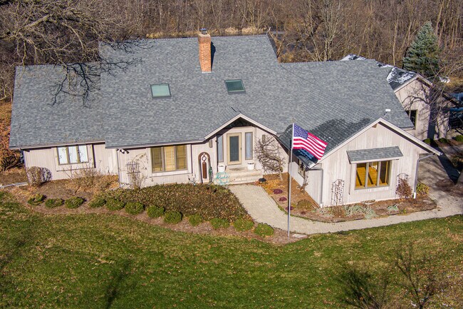 Foto del edificio - 15057 Whipple Rd
