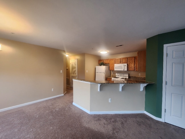 Building Photo - 2026 Windsong Dr