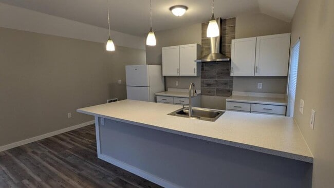 Building Photo - 3973 Hayesville Dr NE