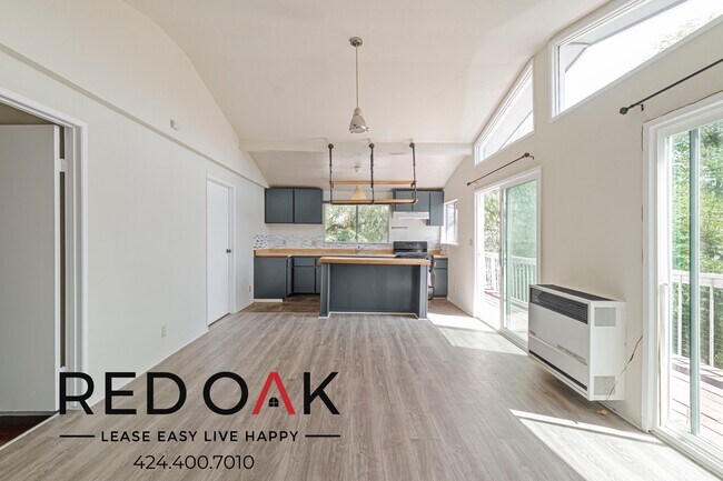 Foto del edificio - 474 1/2 Crane Blvd-474 1/2