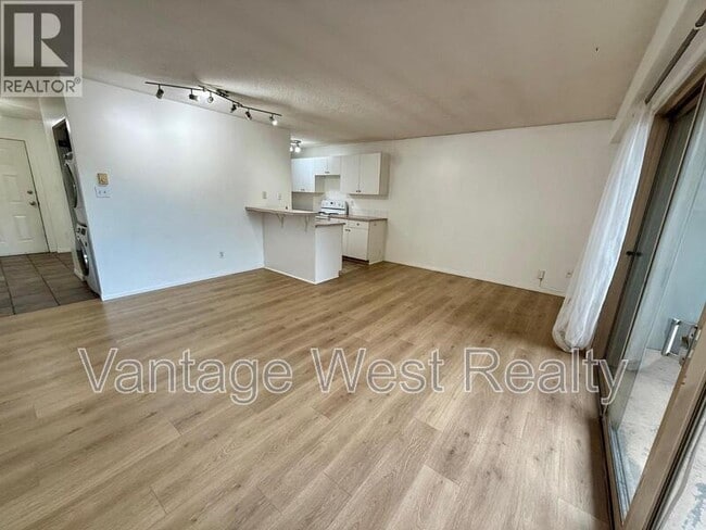 Photo du bâtiment - 1761-1761 Pandosy St