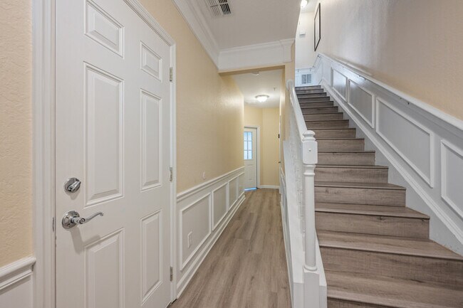 Building Photo - TH60 - Luxury Townhome, Prime Location