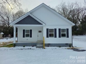 Building Photo - 126 Heath St