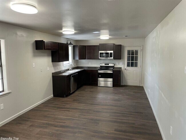 Building Photo - 17 Leisure Valley Dr