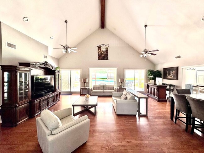 Foto del edificio - 313 Linden Ln