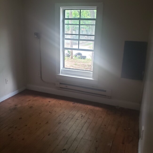 Foto del edificio - 720 E James St