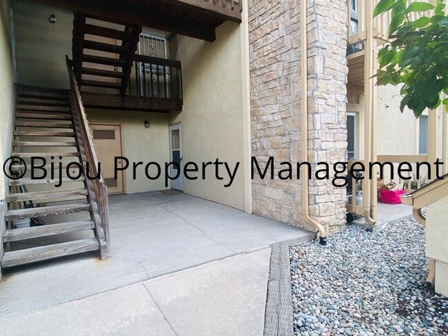 Foto del edificio - Beautiful 2 Bed, 2 Bath