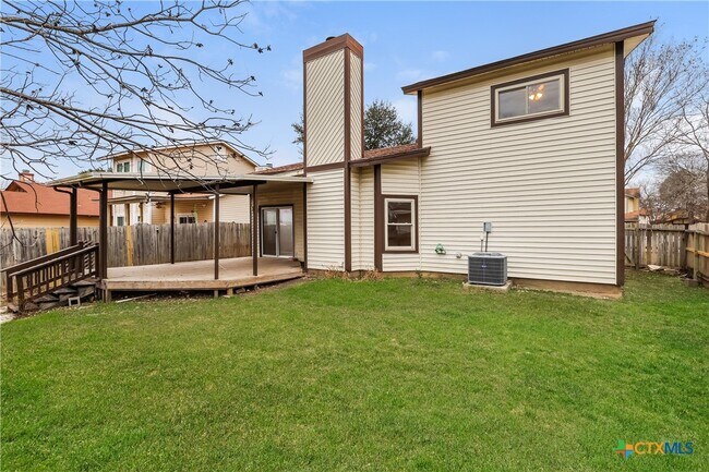 Foto del edificio - 13031 Feather Ridge Dr