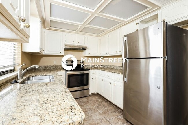 Building Photo - 3 Bedroom Pet-Friendly Home in Oklahoma City, OK with Main Street Renewal