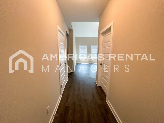 Foto del edificio - Bright, Airy Home or Rent in Clanton, AL!!! Available to View!