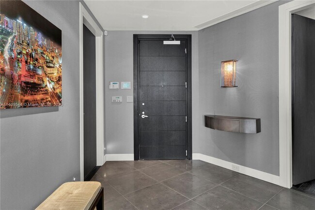 Building Photo - 200 Biscayne Blvd Way