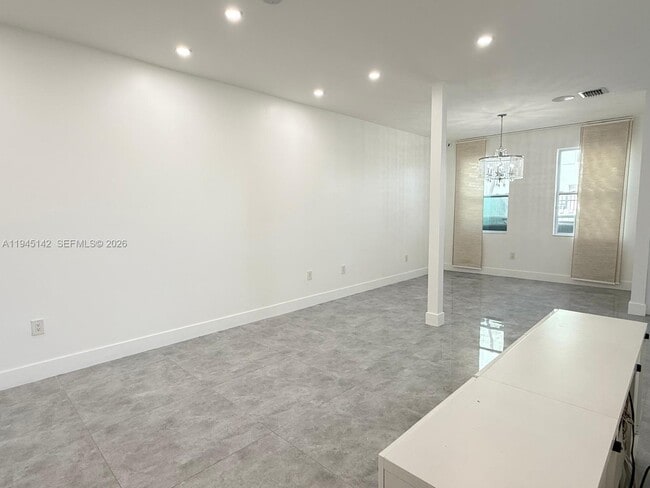 Building Photo - 11271 NW 84th St