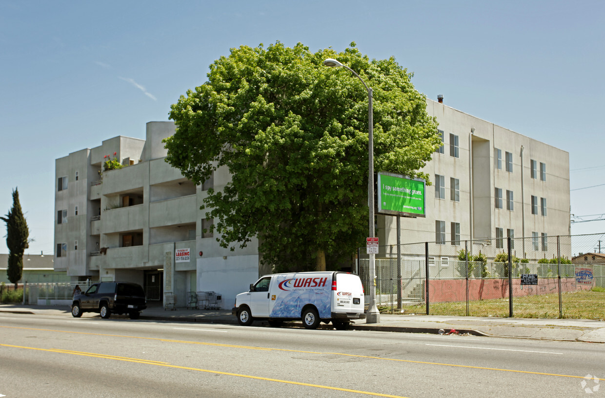 Building Photo - Florence Avenue Villas