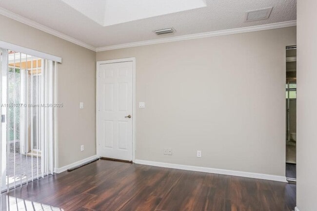 Building Photo - 3339 Blue Fin Dr