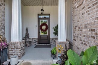 Building Photo - 5718 Oak Hvn Ln