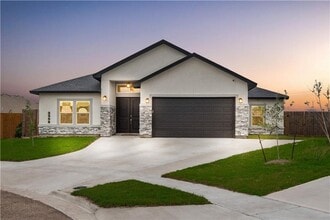 Building Photo - 3302 Hadi Dr
