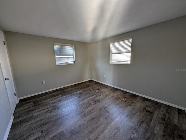 Foto del edificio - 7201 Rhinebeck Dr