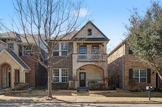 Building Photo - 228 Buckingham Ave