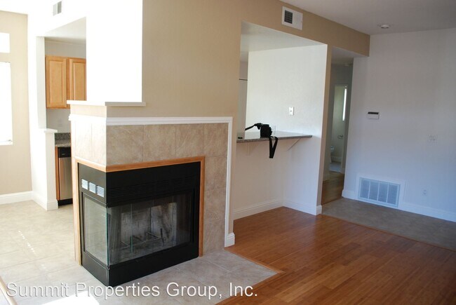 Building Photo - 8165 Mountain View Dr