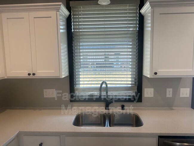 Foto del edificio - 308 Prairie Rose Trl