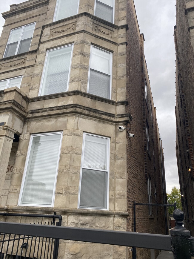Building Photo - 3550 W 13th Pl