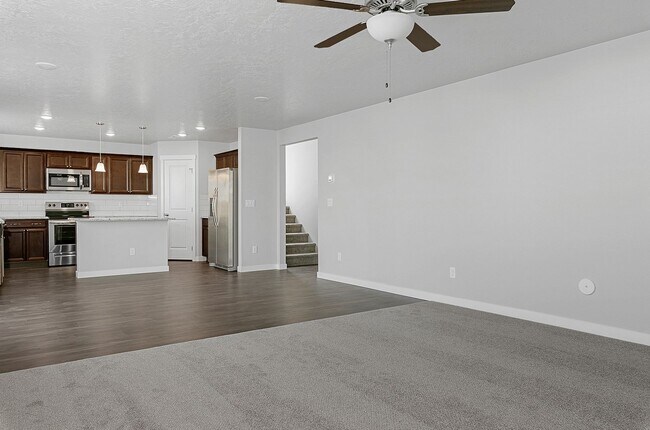Foto del edificio - 3 Bed 2.5 Bath + Loft & Office located in the Greyhawk Subdivision