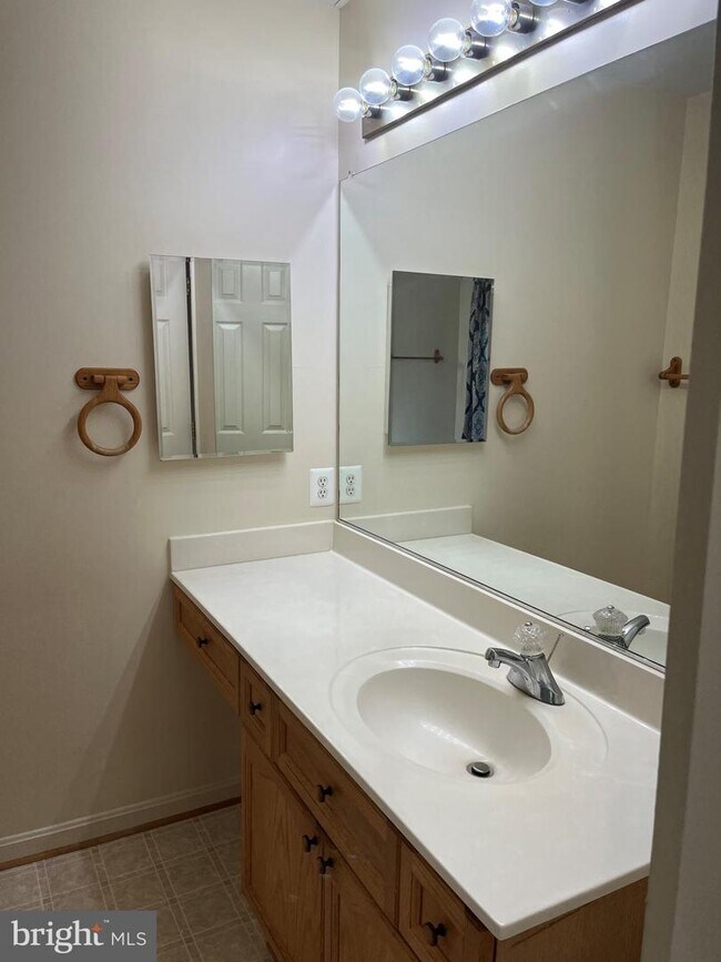 Building Photo - 116 Basalt Dr